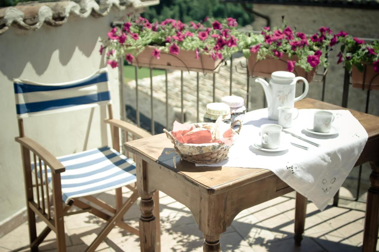 Borgo San Valentino Aparthotel Arrone Luaran gambar