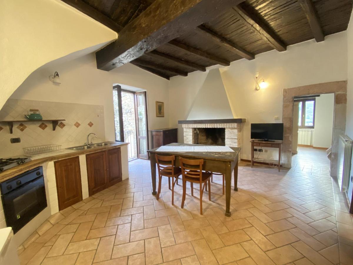 Borgo San Valentino Aparthotel Arrone Luaran gambar