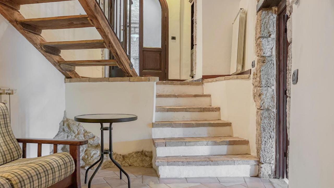 Borgo San Valentino Aparthotel Arrone Luaran gambar