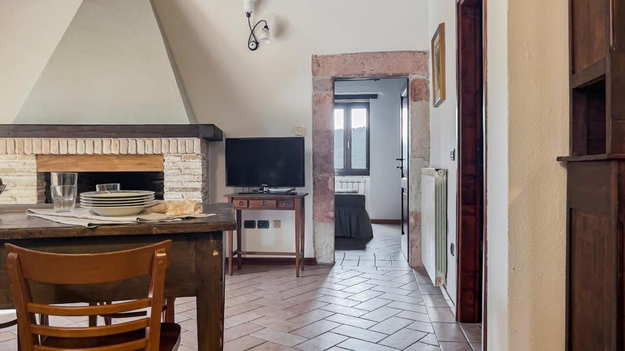 Borgo San Valentino Aparthotel Arrone Luaran gambar